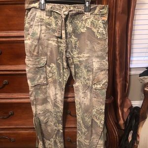 Real tree women’s camo pants